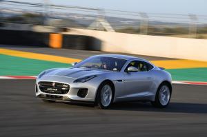 Jaguar F-Type R-Dynamic 2.0 Coupe 2017 года